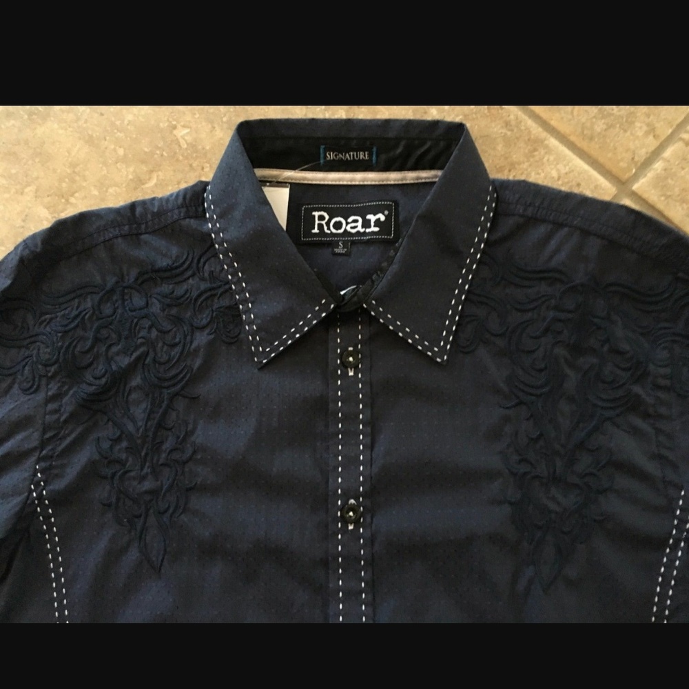 BNWT Men's Roar Casual Button-Down XL